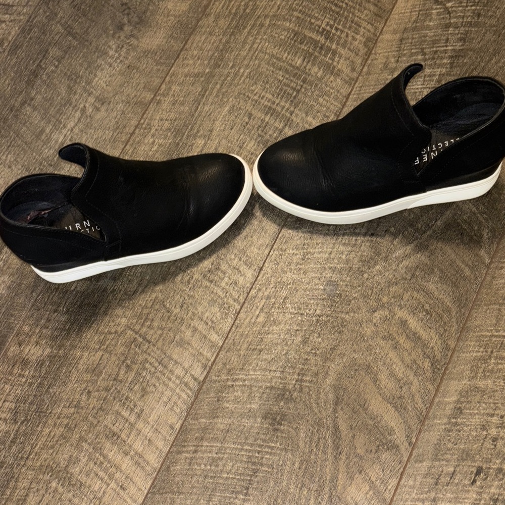 Journee Collection Black Wedge Sneakers - Picture 7 of 7